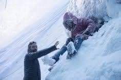 Everest hanging body